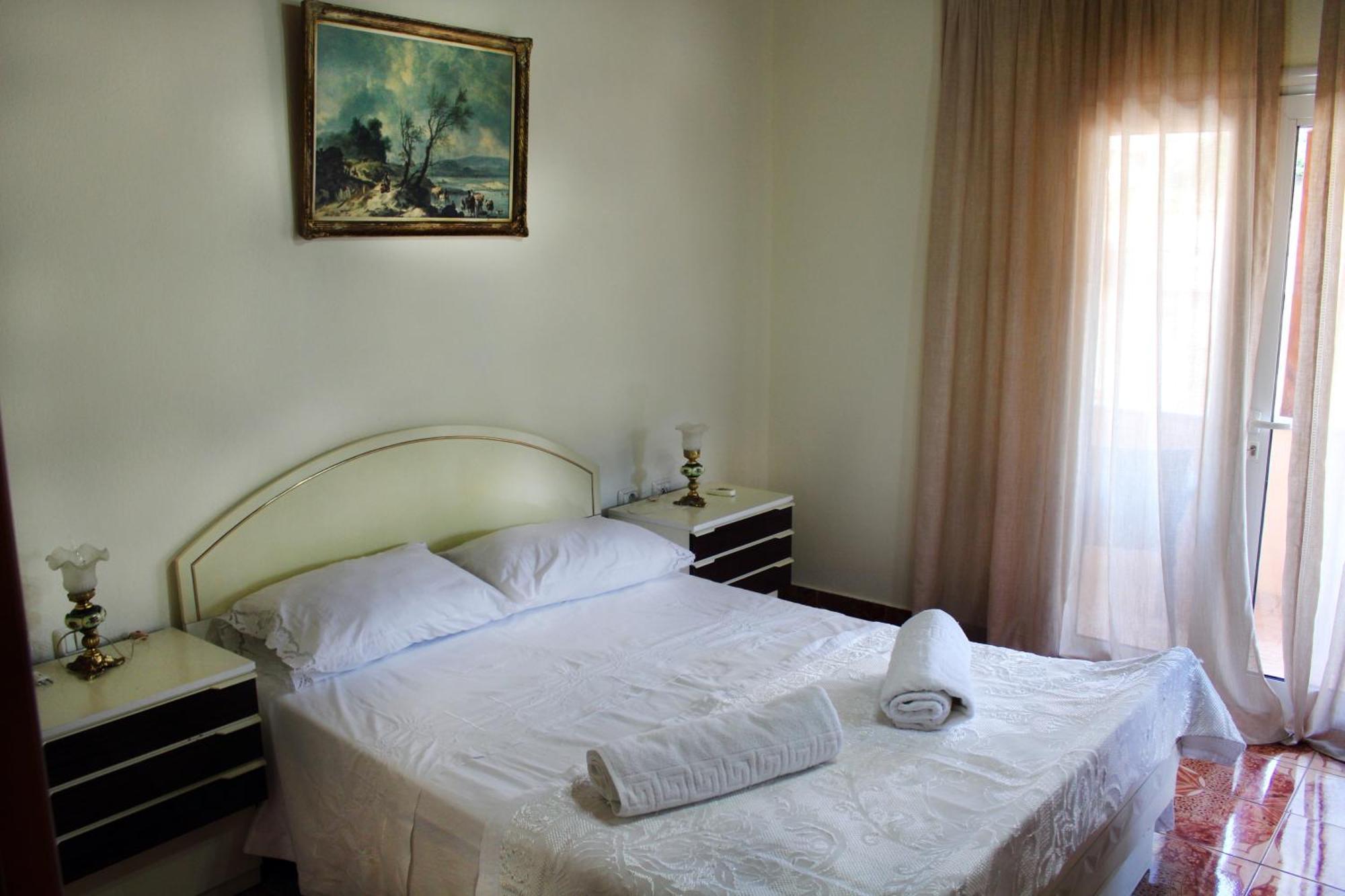Margarita - Entire House With 4 Bedrooms And Free Parking Gjirokastër Exterior foto